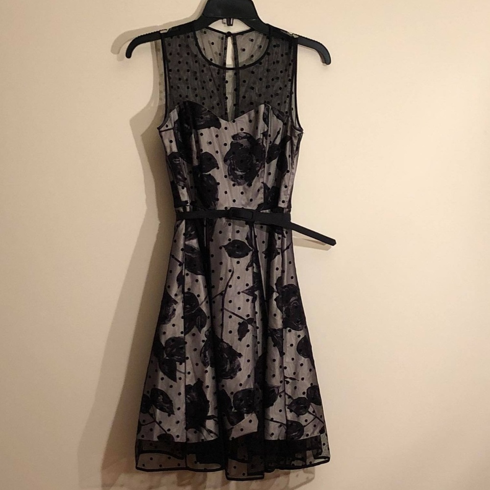 Eliza J Princess fit flare dress size 4 with belt